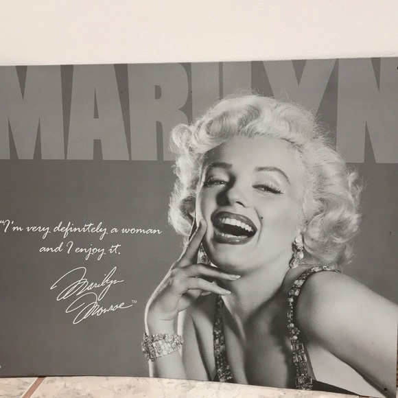 3/$25 💜Marilyn Monroe metal sign. - Picture 1 of 3